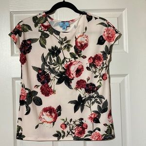 Women’s CeCe xs short sleeve top shirt blouse beautiful flower design
